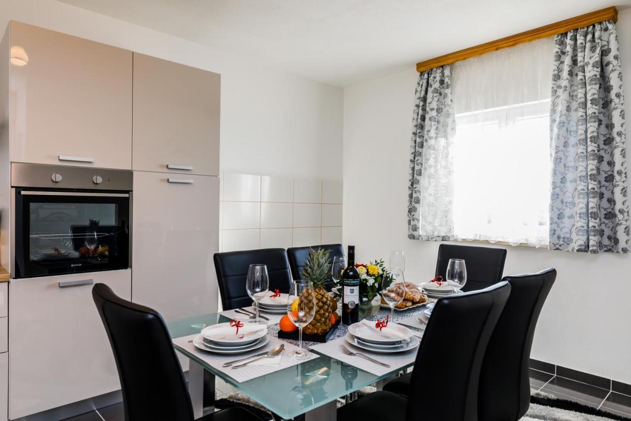 VILLA LaMARIN Kaštela Esterno foto