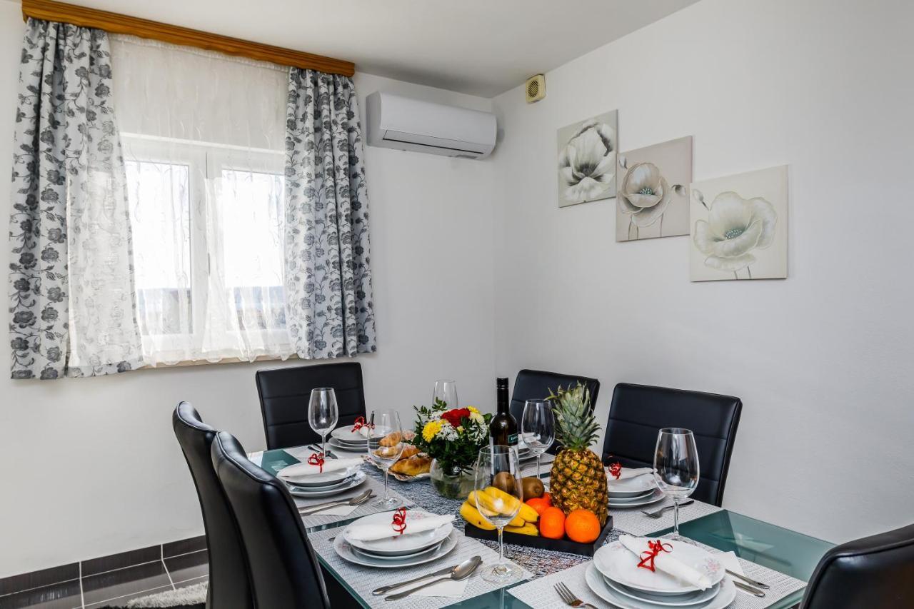 VILLA LaMARIN Kaštela Esterno foto